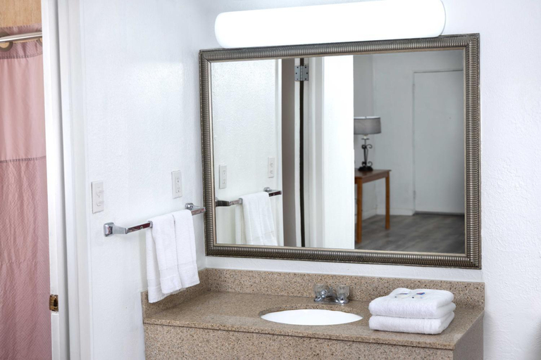 Bathroom 4, Motel 6 Canon City, CO, Fremont