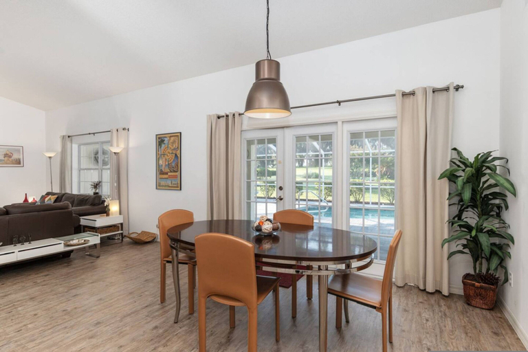 Room 2, Villa Prins Two Spacious Primary Bedrooms Ensuites, Citrus