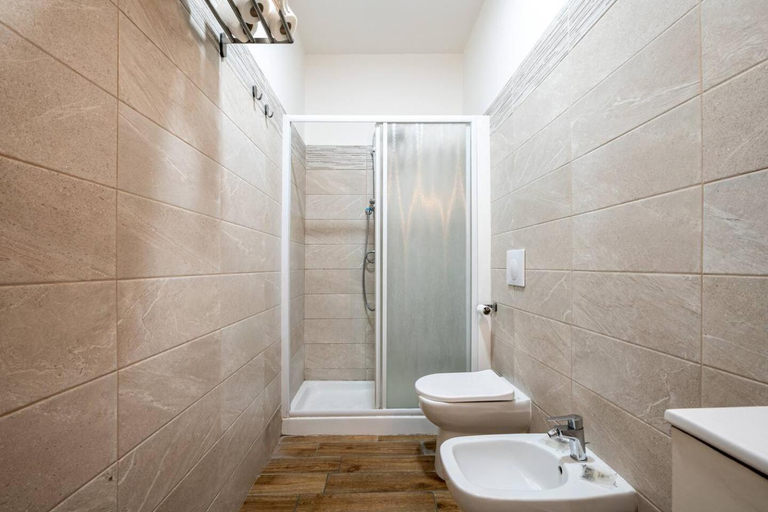Bathroom 2, CENTRAL HOUSE, Napoli