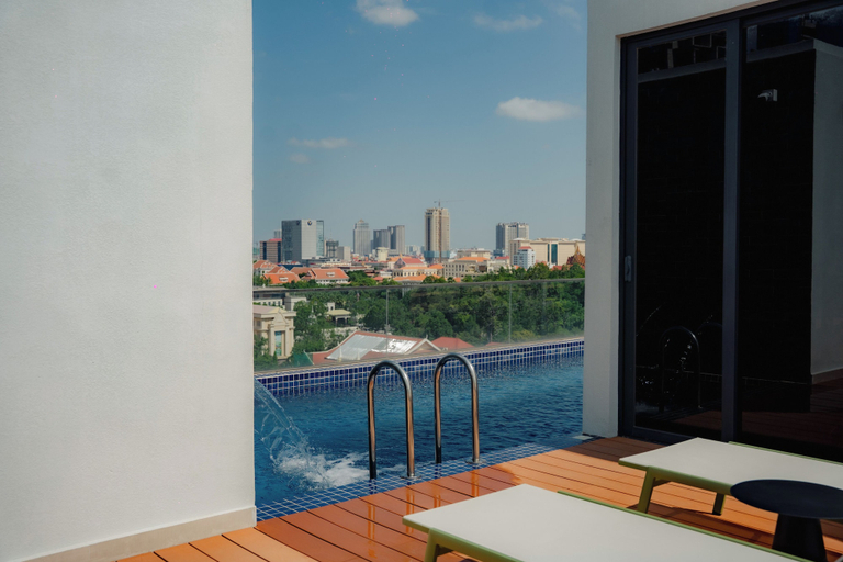 Rooftop pool