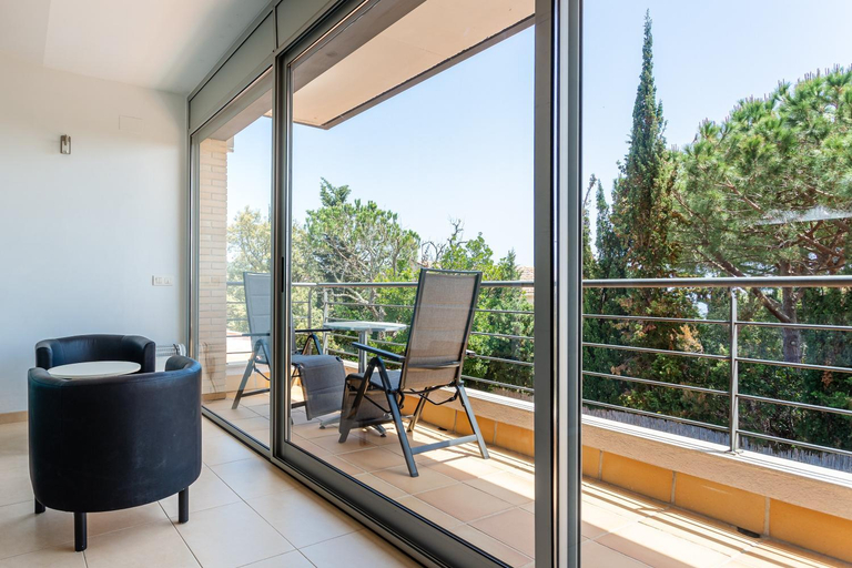 Others 2, Exclusive Villa with pool seaview, Girona