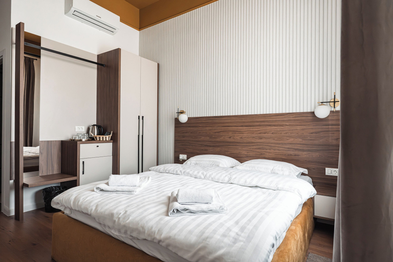 Room 3, BOUL ROSU RESIDENCE free parking, Arad