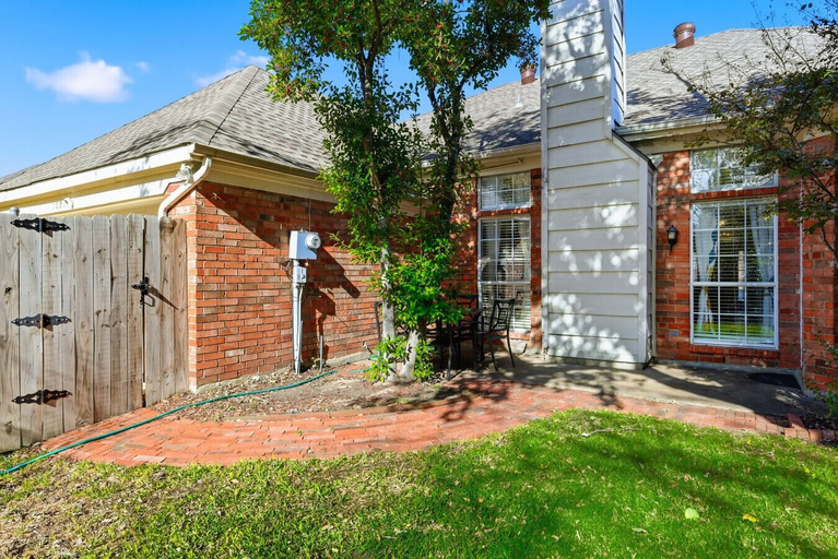 Interior 5, Bright & Cozy 4BR Home w Movie Room & Backyard, Collin