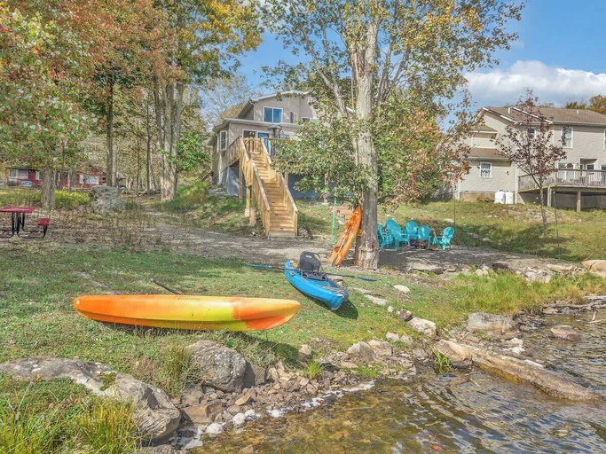 Interior 4, Lakefront, Hot Tub, Kayaks, Firepit, Pool Table, Monroe