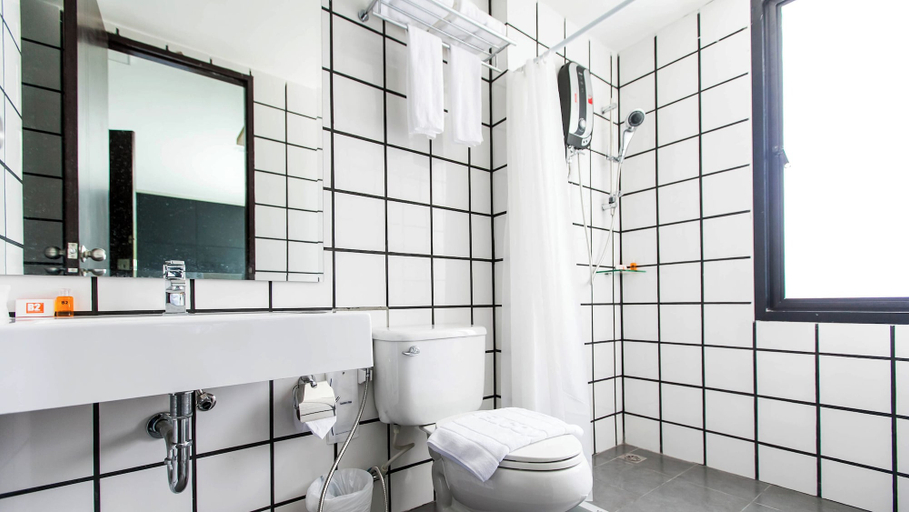 Bathroom 5, B2 Phuket Boutique & Budget Hotel, Phuket Island