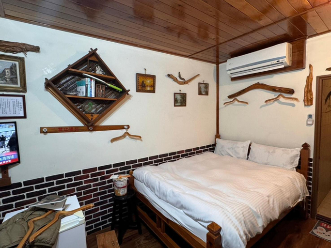 Bedroom 2, 九份山海灣民宿 I 近老街 l 海景檜木房, New Taipei City