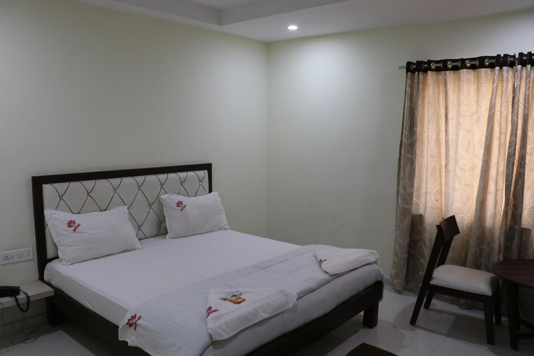 Bedroom 2, Hotel Satkar , East Godavari
