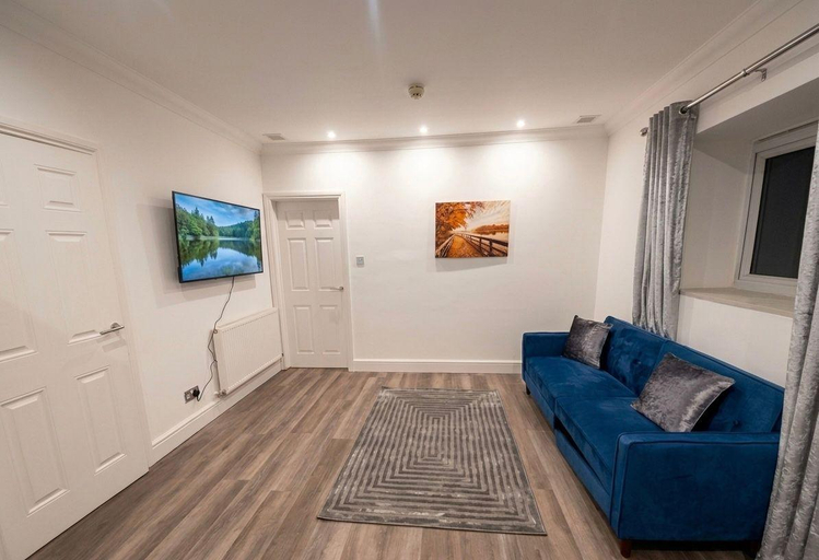 4, Boswell Elite Two Bed Apartment, London