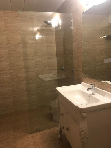 Bathroom 4, The Woodstock Resort, Shimla
