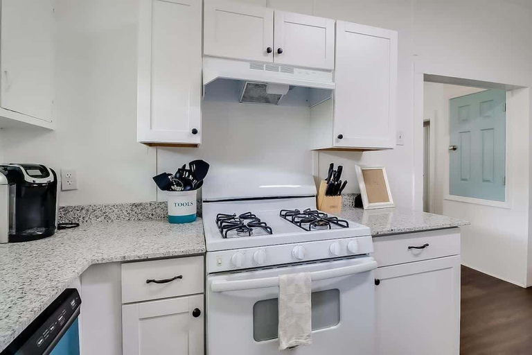 Private kitchen 2, Perfect Old Town Haven, Harrison