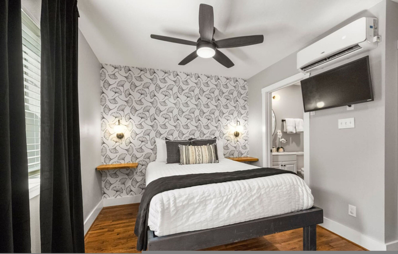 Room 5, Central Houston Studio Near Eado and Downtown, Houston