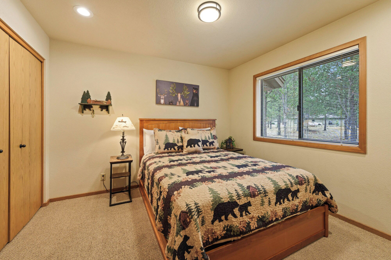 Interior 3, Summit View 5, Deschutes