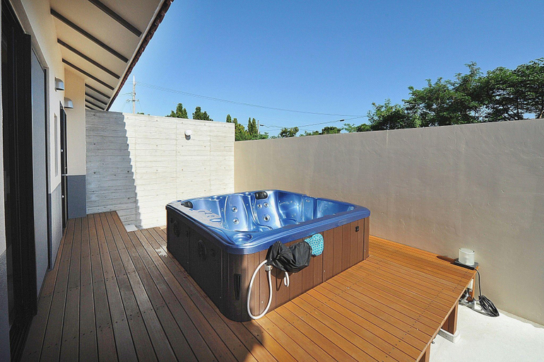 Sport & Beauty 4, Sumu Villa, Nago