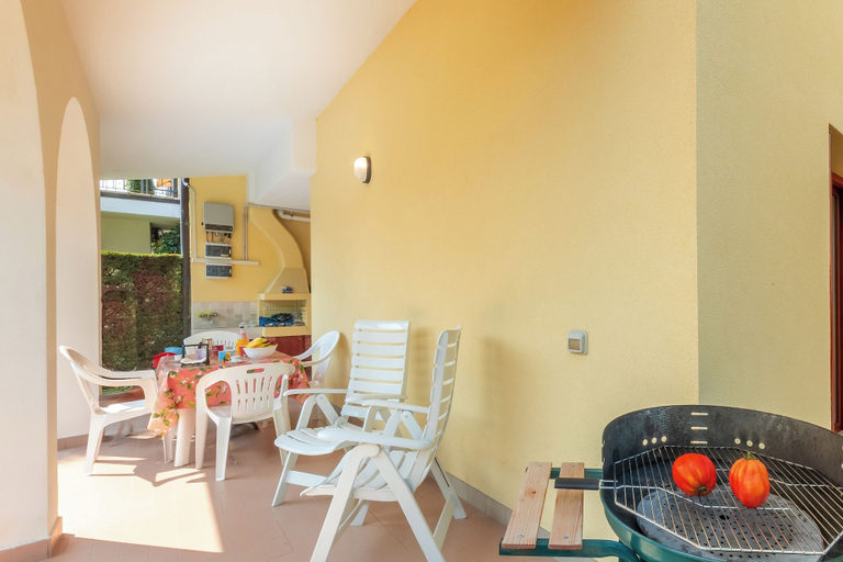 Outdoor dining 2, Casa Zini- Apartment With Shared Pool & Garden, Verona
