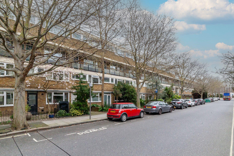 Exterior & Views 2, Excellent 3-bed Flat In Elephant Castle, London