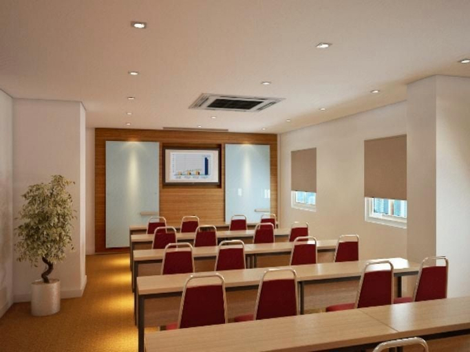 Business Facilities, Red Planet Surabaya, Surabaya