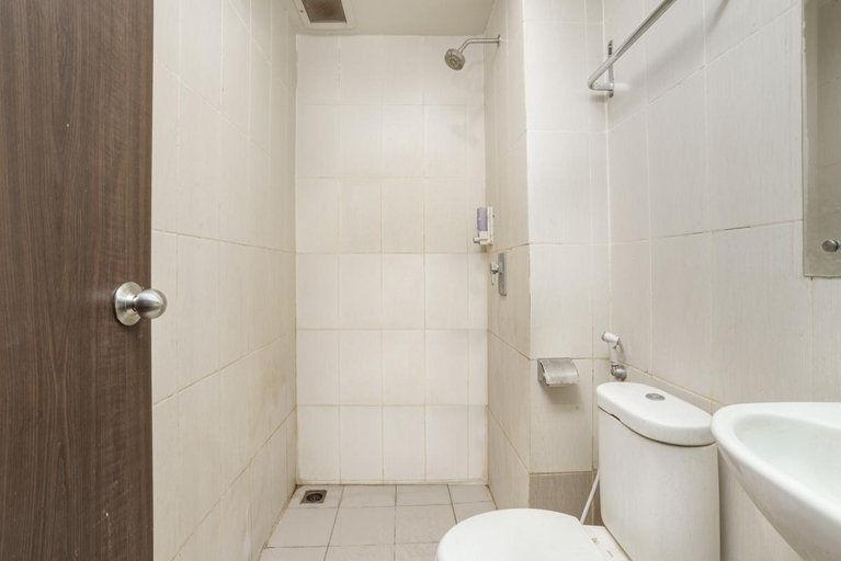 Bathroom 4, Holiday Hotel Makassar By LIFE, Makassar