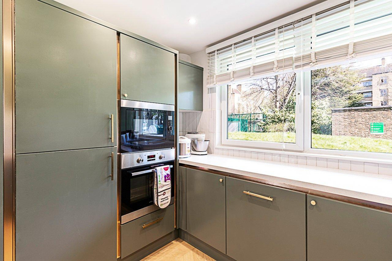 Others 5, Stylish Islington Garden Flat Sleeps Four, London