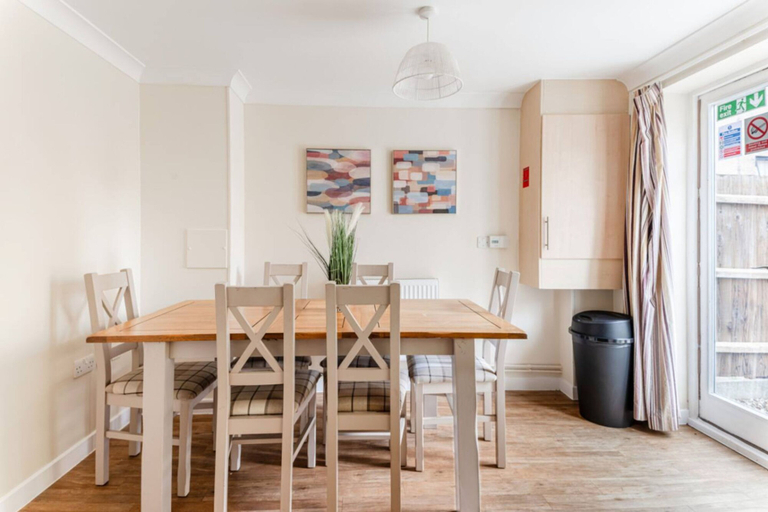Room 3, Harland Haven Spacious 4BR House in Ipswich, Suffolk