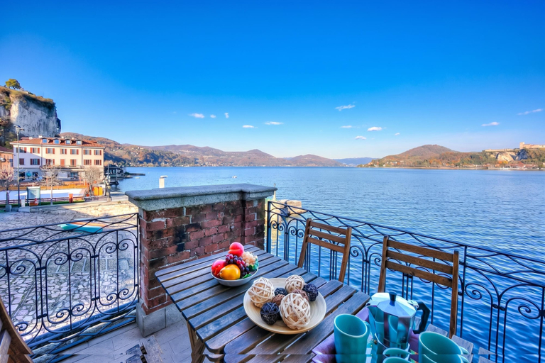 Rooftop terrace 2, Stella Del Lago Pied Dans L'eau in Arona, Novara