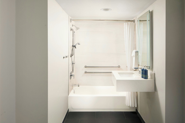 Bathroom 4, Four Points by Sheraton Richmond Airport, Henrico
