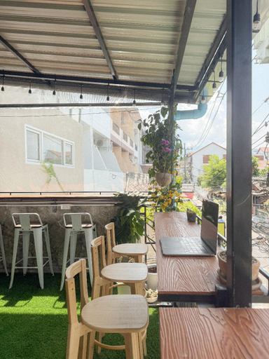 Balcony/terrace 4, Basecamp Hostel, Muang Chiang Mai