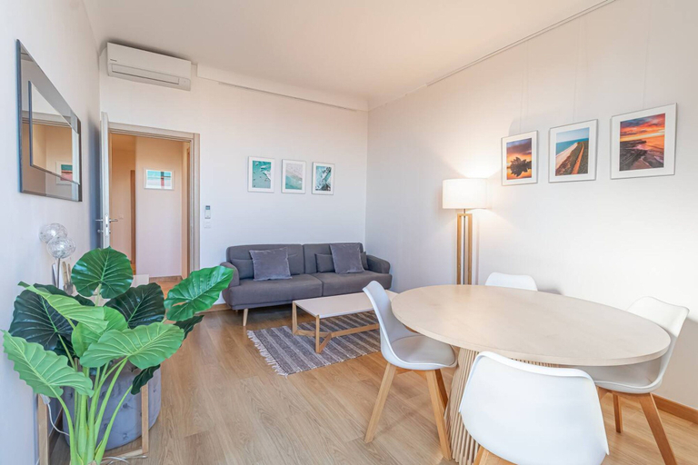 Room 2, T2 Central Beausoleil, Alpes-Maritimes