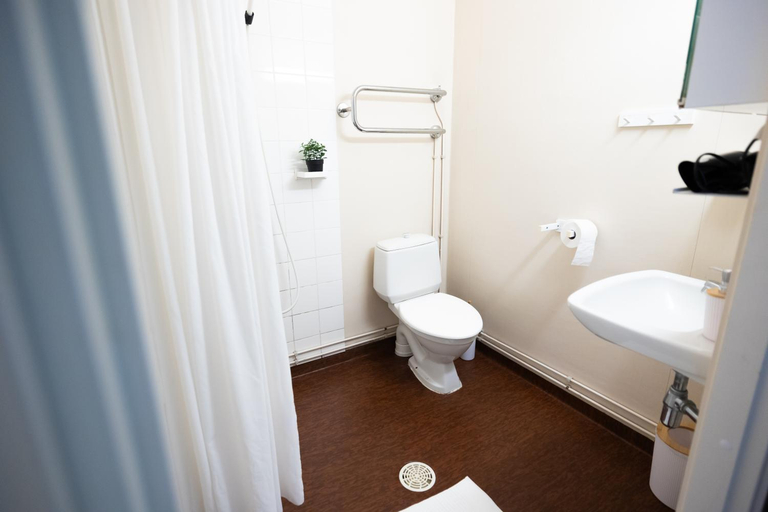 Bathroom 3, Kyyronkaita, Southern Savonia