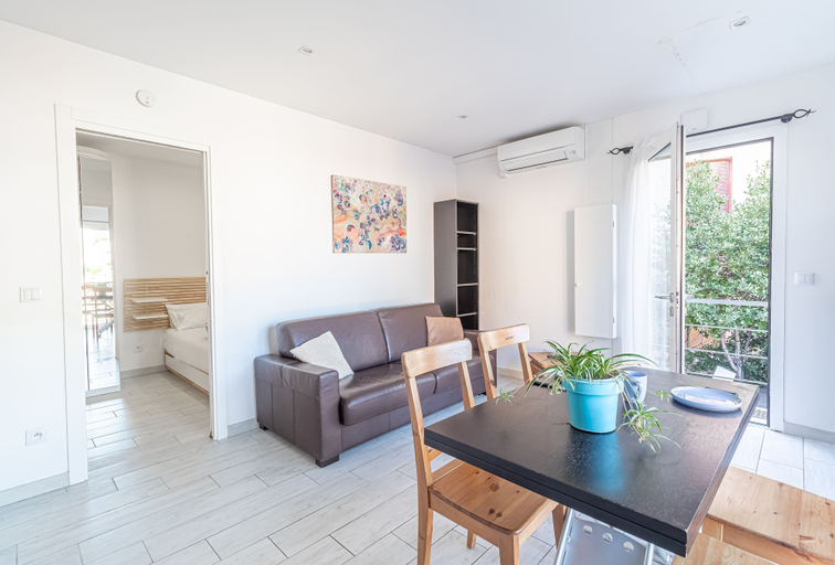 Room 4, T2 Garden Close to Amenities MC, Alpes-Maritimes