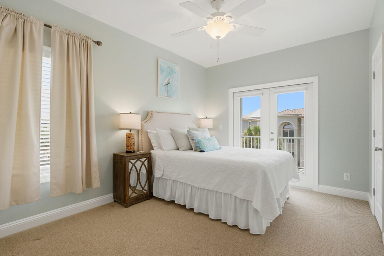 Room 3, Beach Life on Island Time, Baldwin