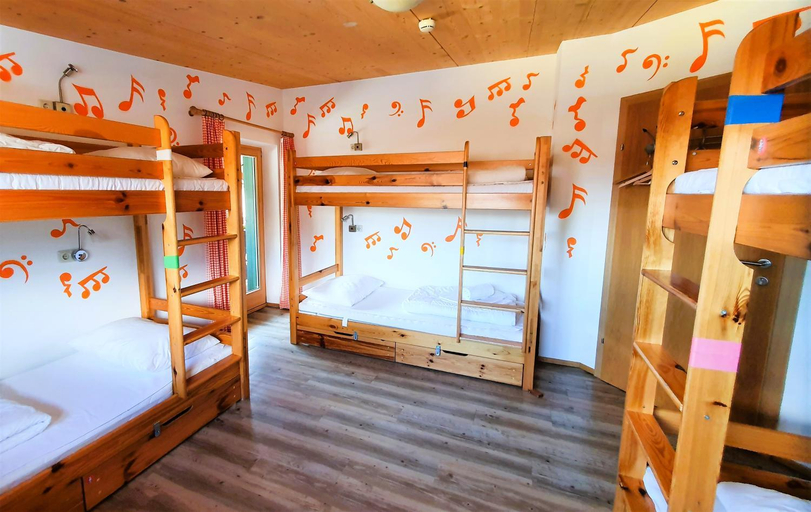 Bedroom 3, Alpking Hostel, Kufstein