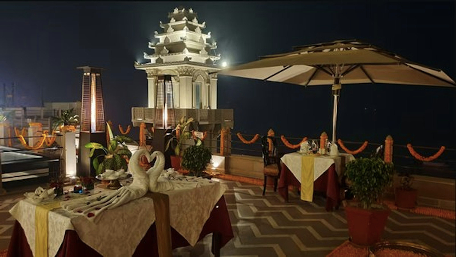 Food & Drinks, Brij Rama Palace, Chandauli
