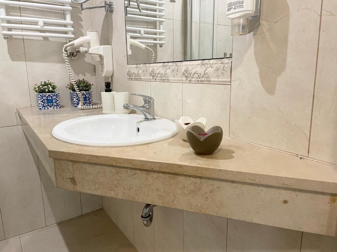 Bathroom 2, Gertrudy 10 Residence - Old Town, Kraków City