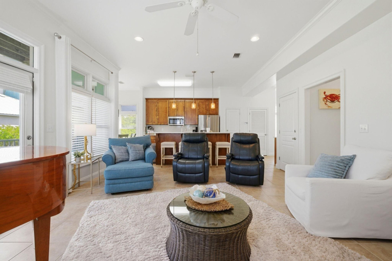 Living area 2, Beach Life on Island Time, Baldwin