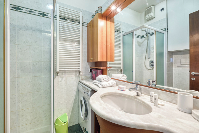 Bathroom 2, Casa 3 Ponti With Sea-view Balcony and Parking, Imperia