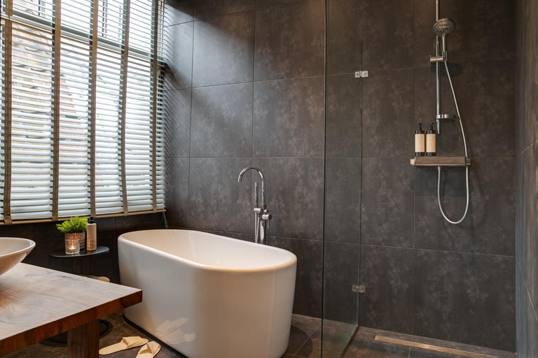 Bathroom 2, Haarlem Hotel Suites, Haarlem