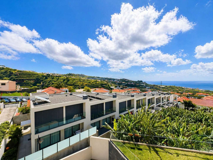 Room 2, Sun Meets Ocean Apartment, Câmara de Lobos