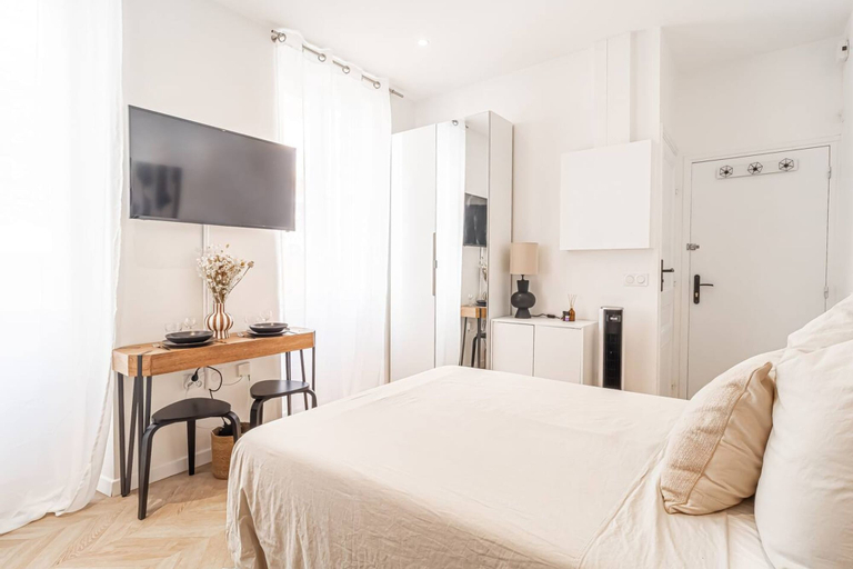 Room 2, Nice Studio Close to Monaco, Alpes-Maritimes