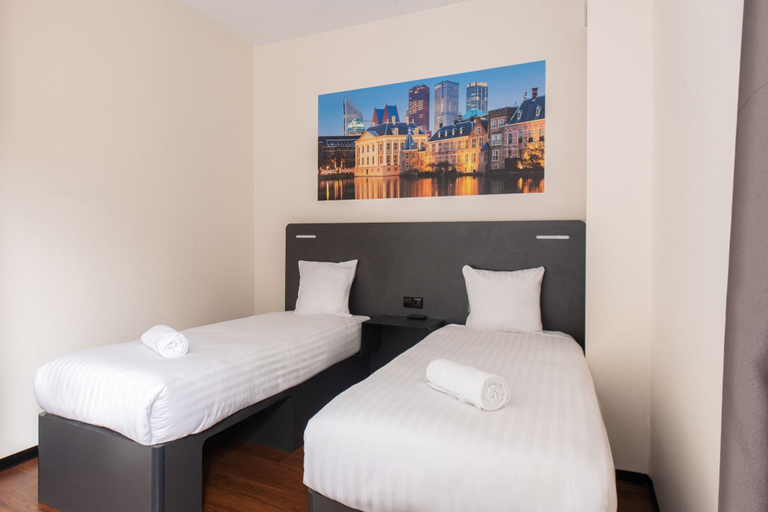 Bedroom 3, easyHotel The Hague City Centre, The Hague