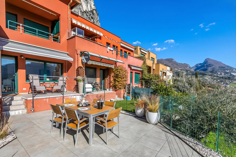 Outdoor dining 3, Bella Vista Apartment, Trento