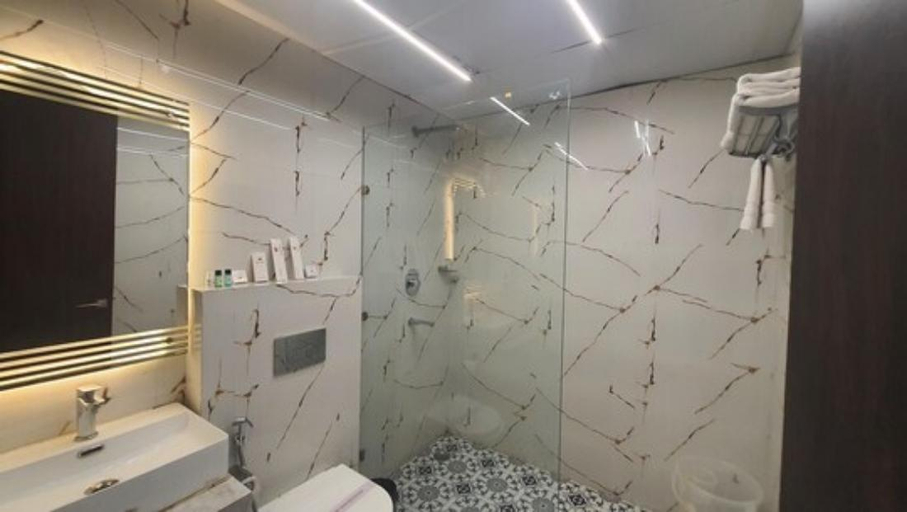 Bathroom 3, The Nature Resort, Garhwal