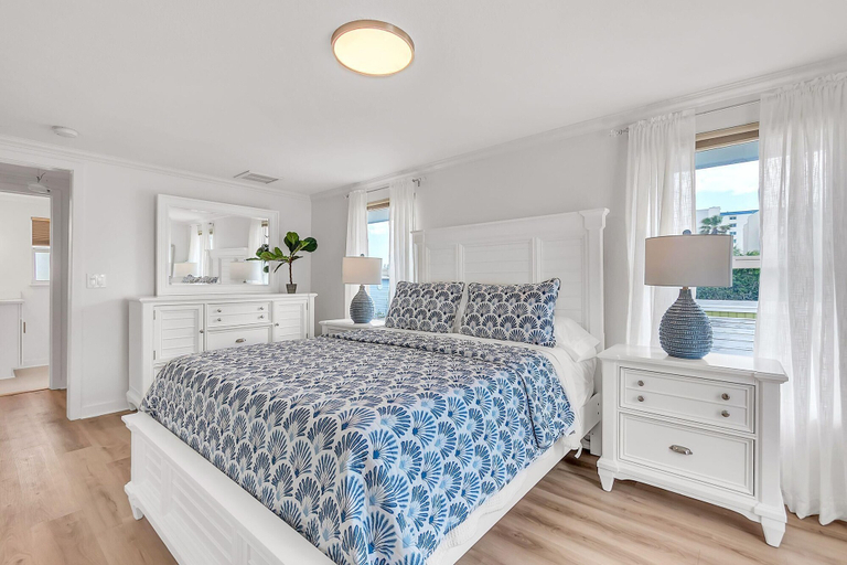 Room 3, View West #5, Pinellas