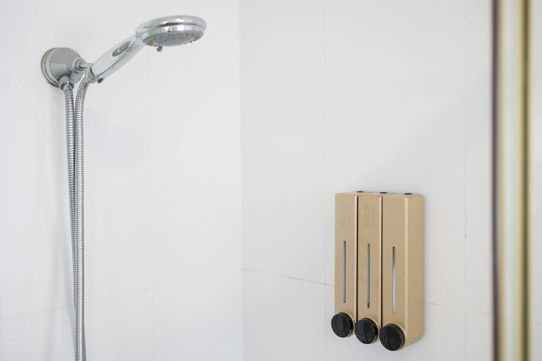 Room 4, Metawise Harbour View Studio Kirribilli, Sydney