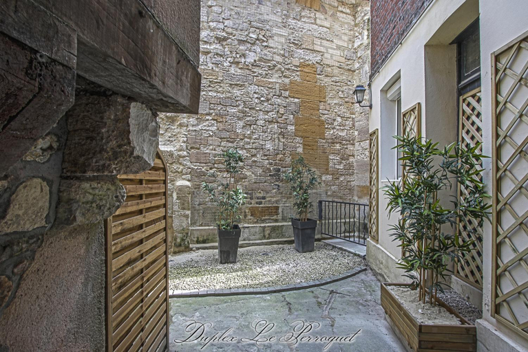 Others 5, La Venelle des Greniers à Sel, Calvados
