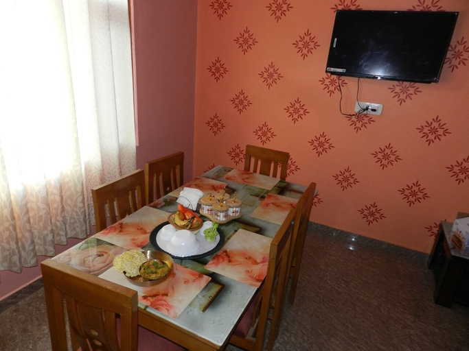 Dining, The Heaven Paradise Premium, Shimla