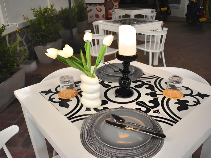 Food & Drinks 4, MONSANE VILLA (Centrally located, opposite the night market), Luang Prabang