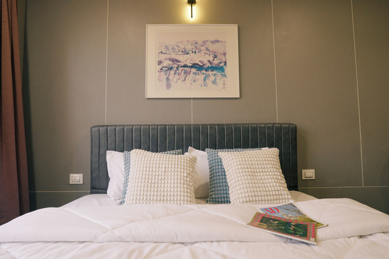 Room 4, SHREE LODGING & BOARDING, Palghar