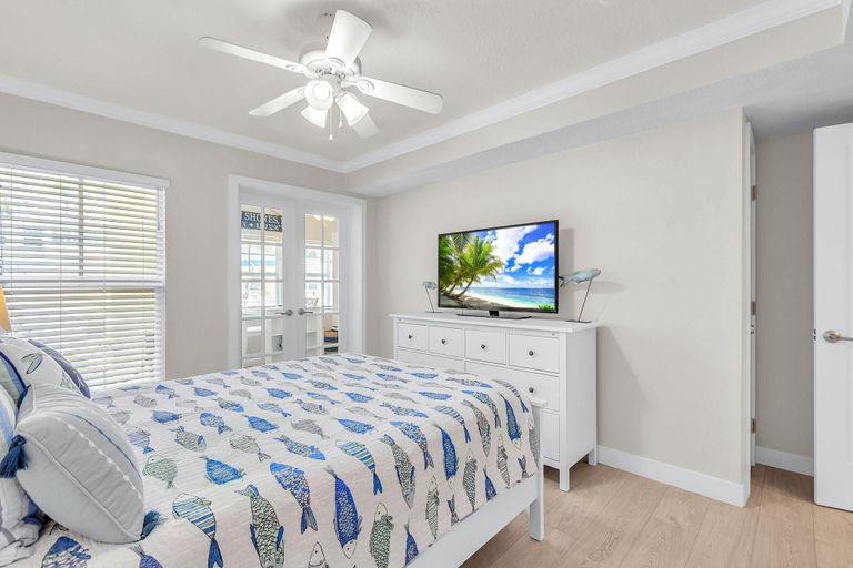 Room 5, Barefoot Beach Resort A105, Pinellas