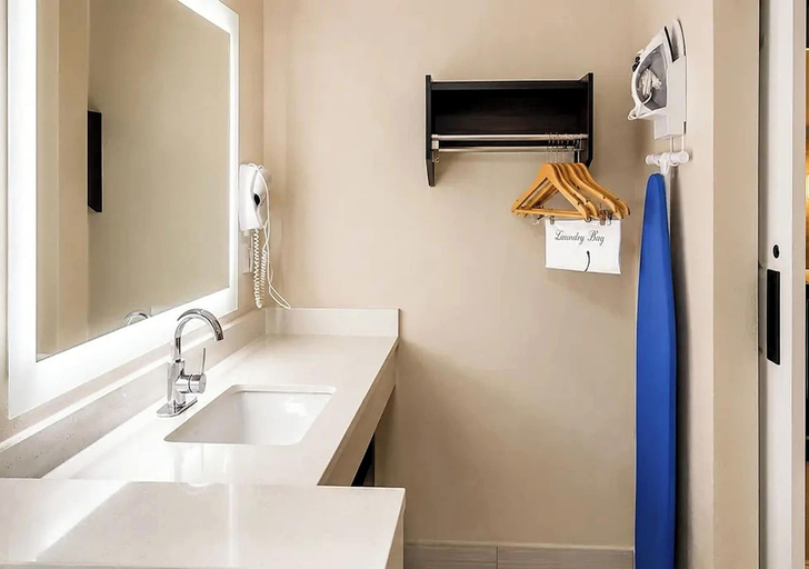 Bathroom 5, Lx Hotel, SureStay Collection by Best Western, Coffee