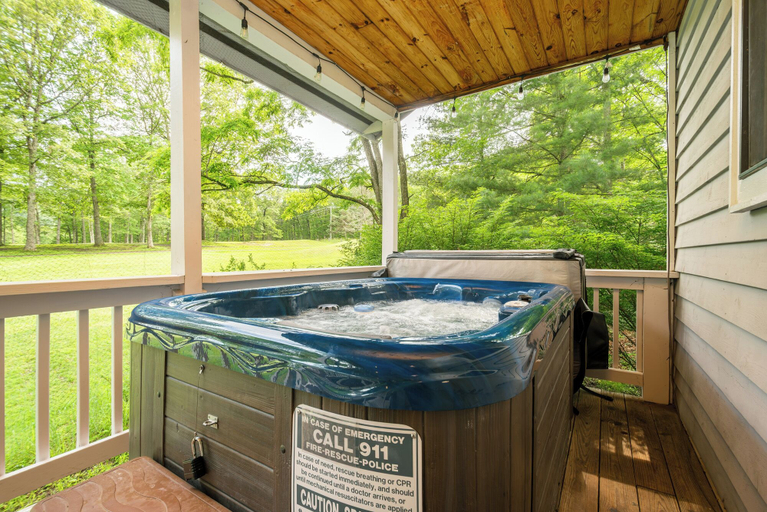 Others 5, Fore Seasons Getaway by Taylor Made Deep Creek, Garrett